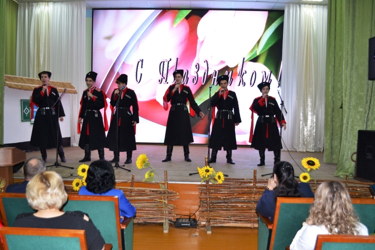 Казаки-кадеты подготовили концерты в честь 8 марта