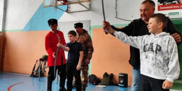 Казаки провели для школьников Темрюкского района урок казачьей культуры