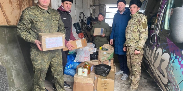 Представители Кубанского казачьего войска передали гуманитарную помощь