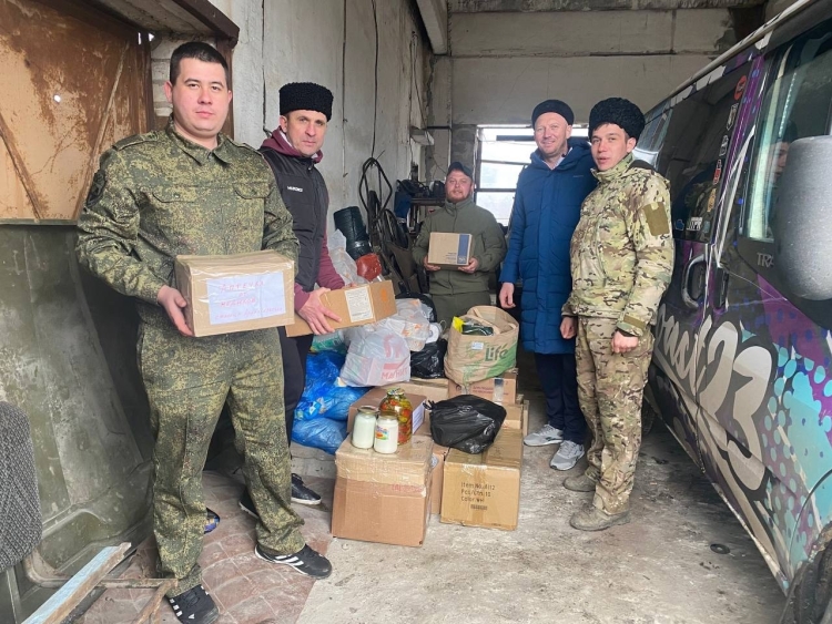 Представители Кубанского казачьего войска передали гуманитарную помощь