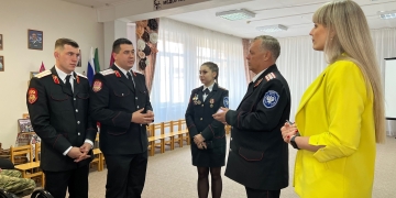 Представители Кубанского казачьего войска посетили детский сад в Майкопе