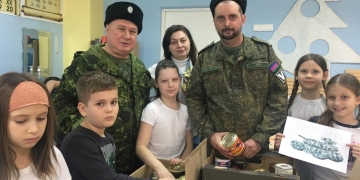 Сочинские школьники собирают посылки на фронт