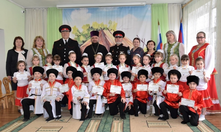 В Абинском районе прошла церемония посвящения в казачата