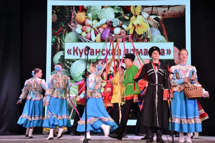 В Абинском районе прошёл полуфинал районного фестиваля «Край наш казачий-родная земля!»