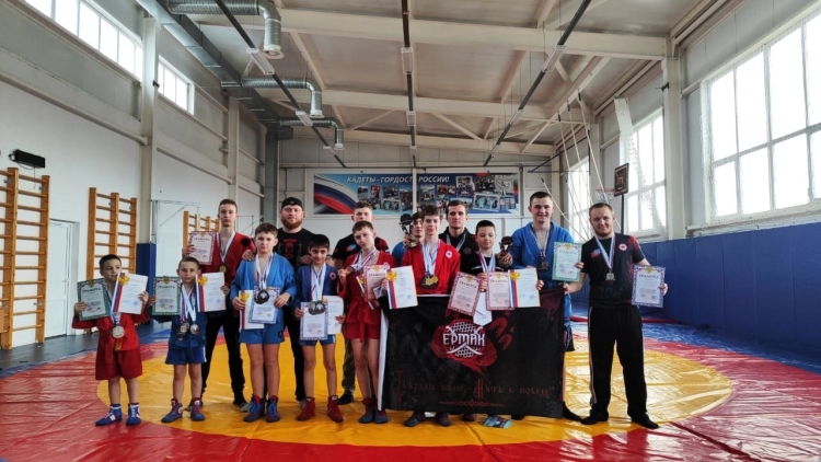 Воспитанники клуба «Ермак» стали призерами в соревнованиях по самбо