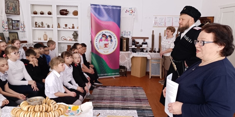 Тихорецким казачатам рассказали о Союзе казачьей молодежи Кубани